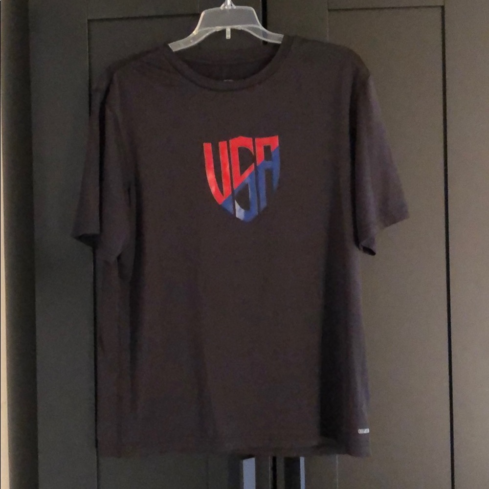 🍀 4/$15! C9 by Champion USA duo dry workout shirt sz medium
